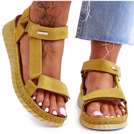 Sandalias Velcro Ante Big Star LL276013 Amarillo