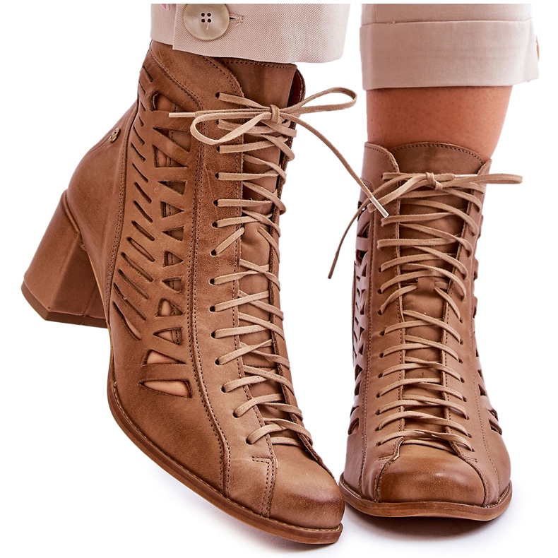 Botas de cuero caladas Maciejka 05508-10 Beige oscuro