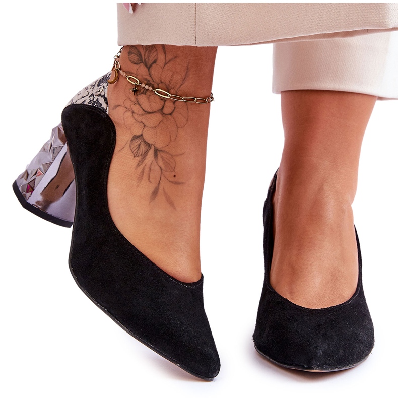 Zapatos De Salón De Ante Con Tacón Decorativo Maciejka 05042-43 Negro