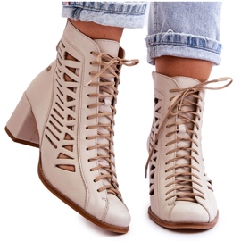 Botas de cuero caladas Maciejka 05508-22 Beige claro