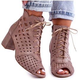 Botas De Gamuza Con Patrón Calado Maciejka 05966-10 Beige Oscuro