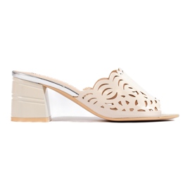 Mules calados beige en el poste de Shelovet