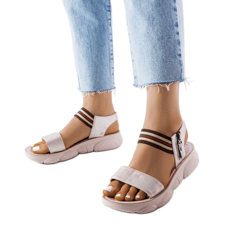 Sandalias deportivas beige metalizadas de Parsip