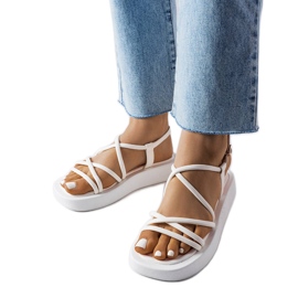 Sandalias de plataforma blancas de Brunelle. blanco