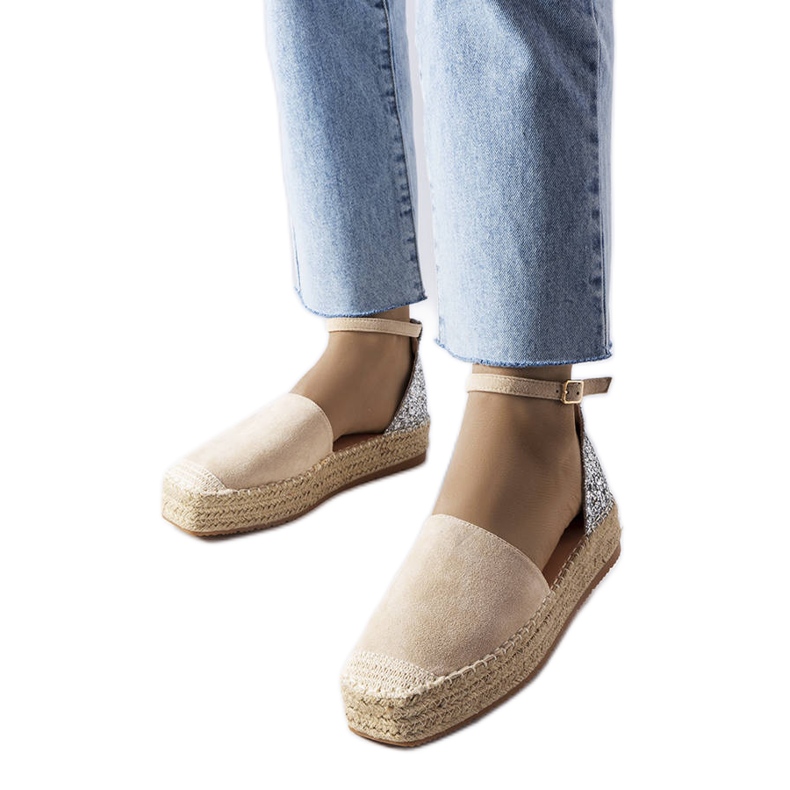Alpargatas beige con aplicación de purpurina de Myasia