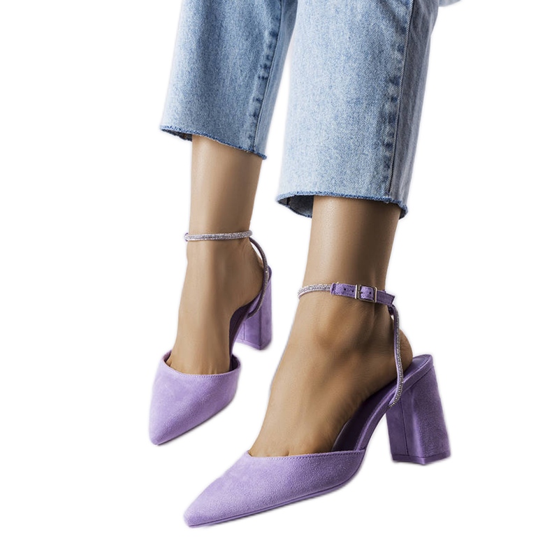 Zapatos de tacón morados de Stella. violeta