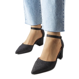 Zapatos negros de tacón bajo de Sttele