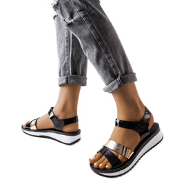 Inna Sandalias Mila charol negro