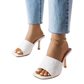 Elegantes sandalias de tacón blancas de Cambrina blanco