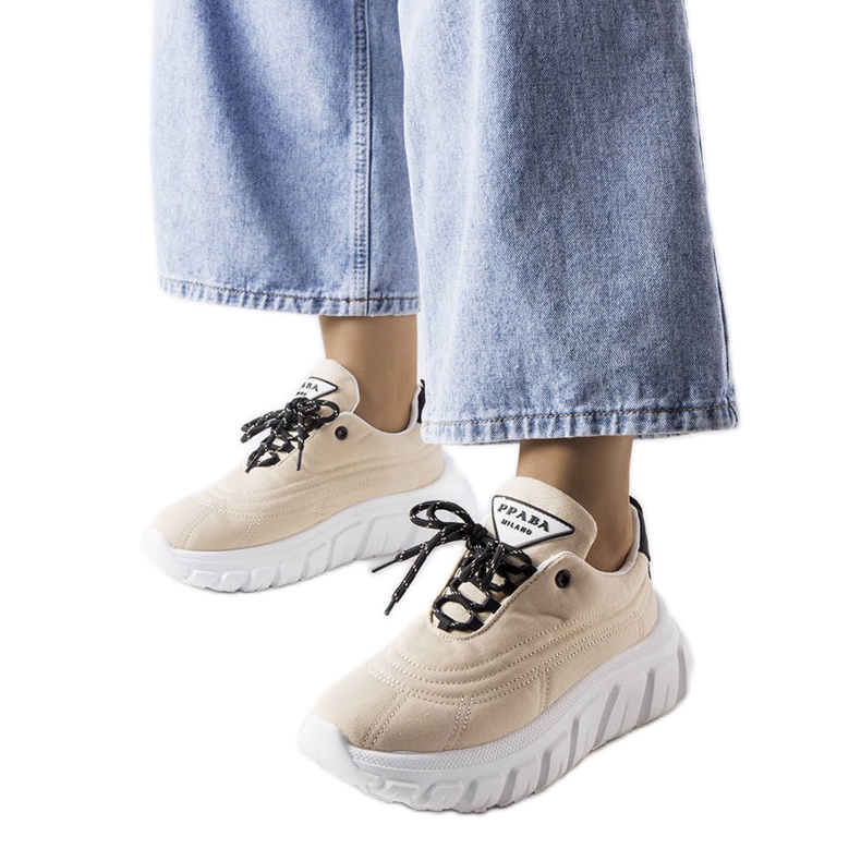 Zapatillas beige de Aisys