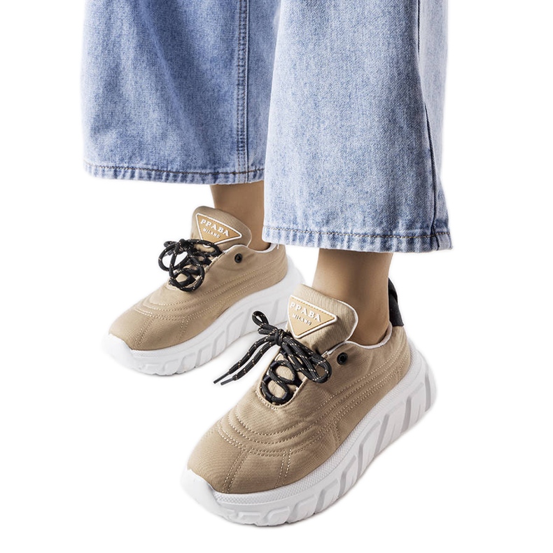 Zapatillas beige oscuro de Aisys