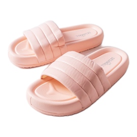 Inna Pantuflas rosas decoradas con acolchado de Dorene