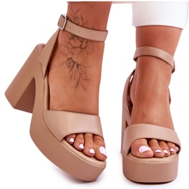 Sandalias de moda en tacones Karmine beige masivo