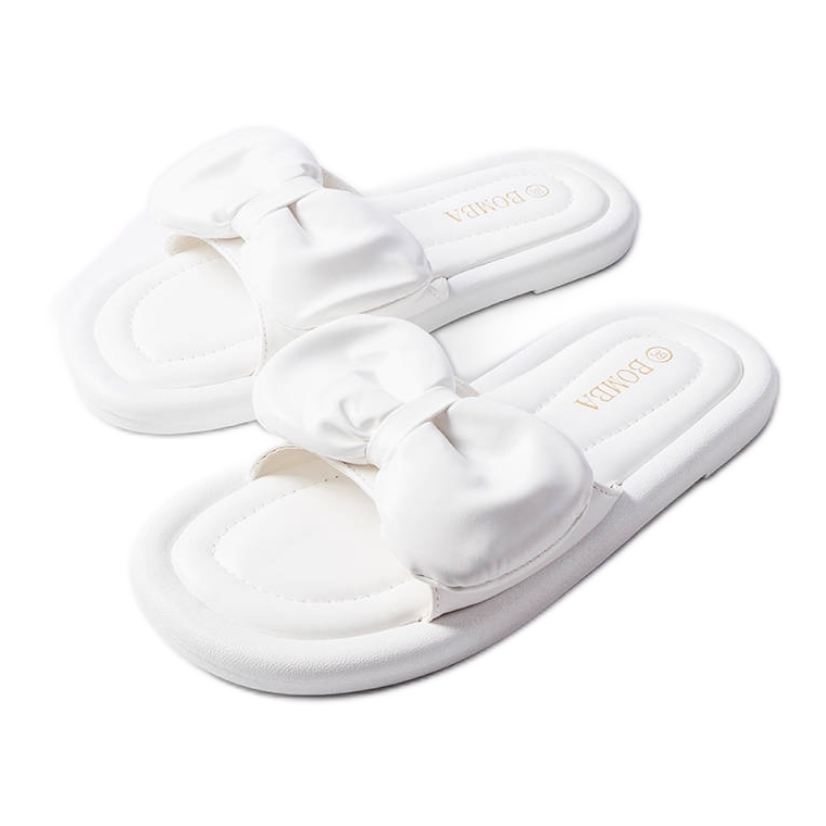 Babuchas blancas con lazo de Lende blanco Babuchas blancas con lazo de Lende blanco