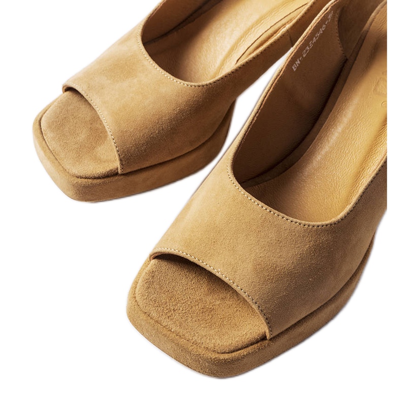 Sandalias Karino de terciopelo beige