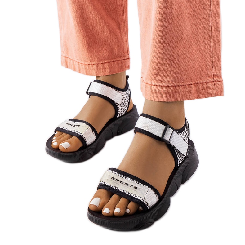 Sandalias deportivas en blanco y negro de Faribault Sandalias deportivas en blanco y negro de Faribault