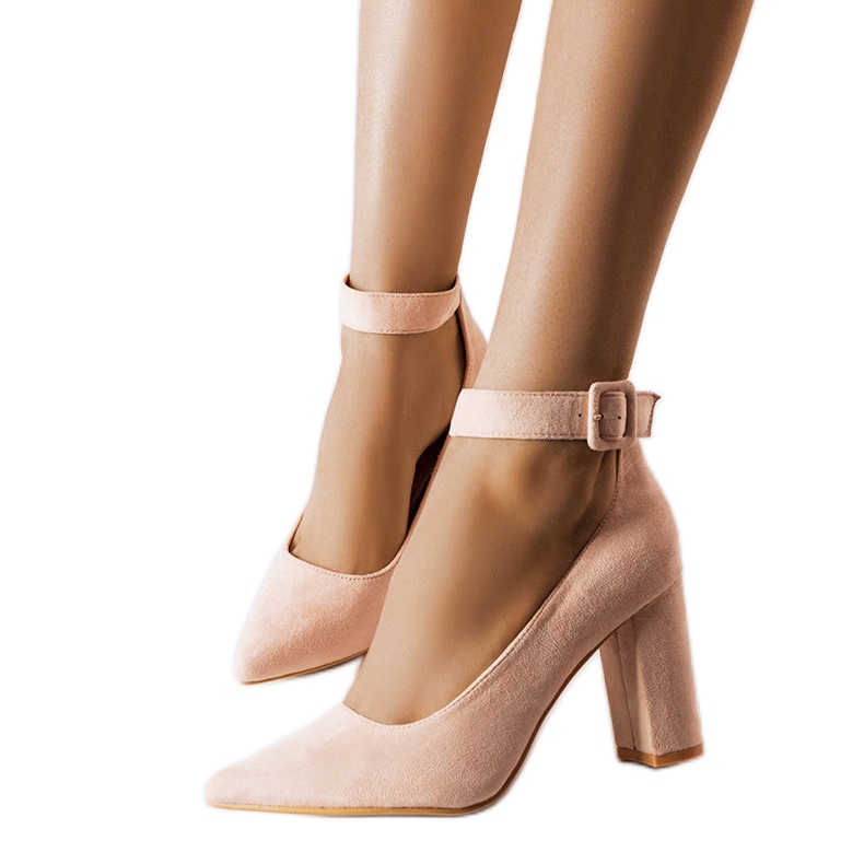 Inna Zapatos de tacón beige de Achen Inna Zapatos de tacón beige de Achen