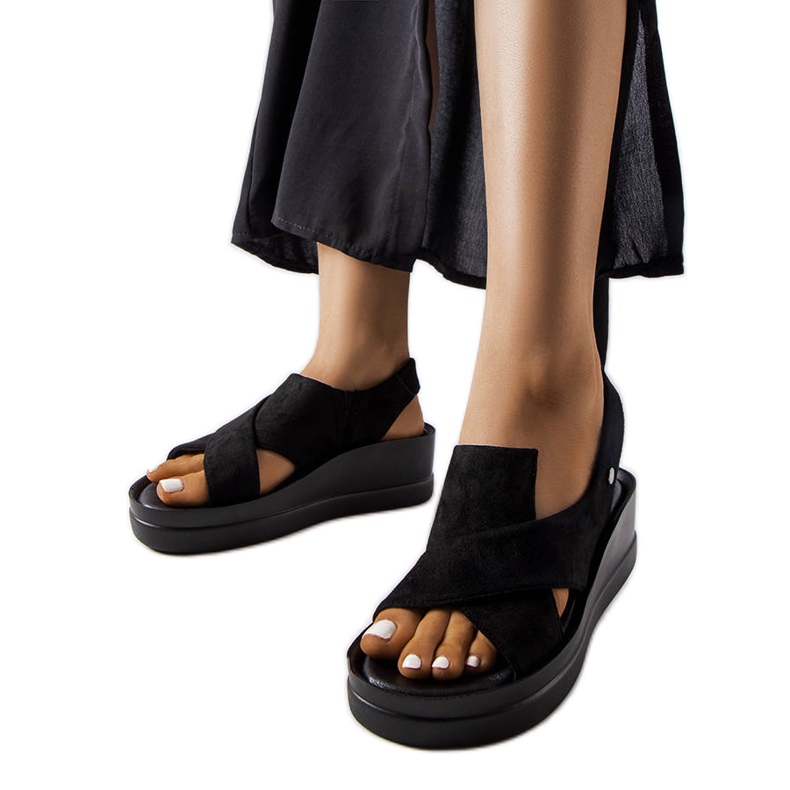 Sandalias de cuña negras de Adelina negro