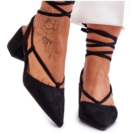 Zapatos negros de tacón bajo anudados Carlotte