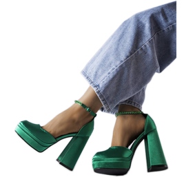 Zapatos de tacón verdes de Elida