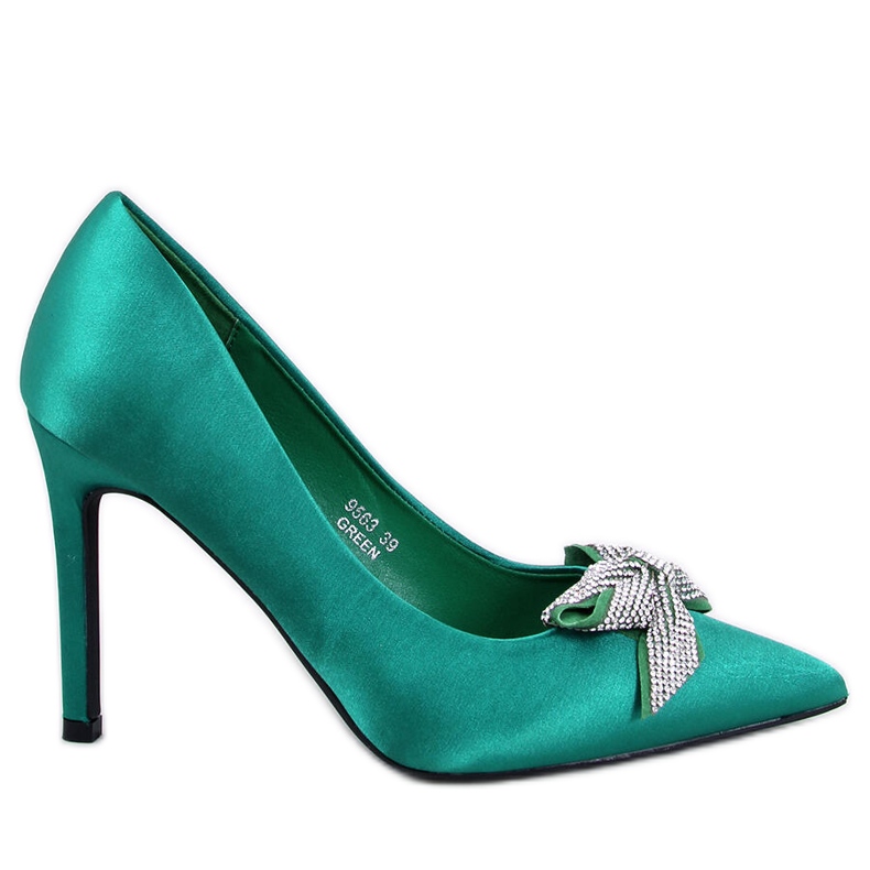 Trini Tacón con lazo de raso verde Trini Tacón con lazo de raso verde
