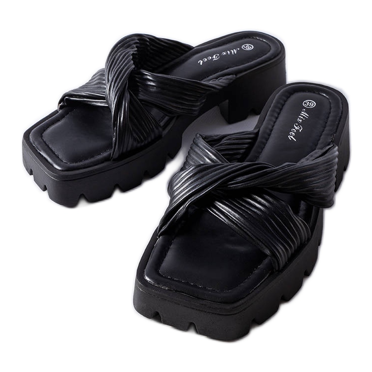 Chanclas Dubé negras con suela tractor negro