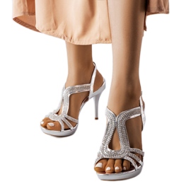 Inna Sandalias plateadas sobre pasador con circonitas de Rafe plata