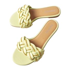 Babuchas elegantes verdes de Correra