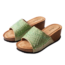 Sandalias con cuña de strass verdes de Guymon
