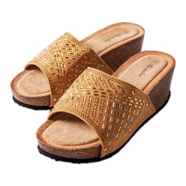 Sandalias con cuña beige oscuro de Guymon