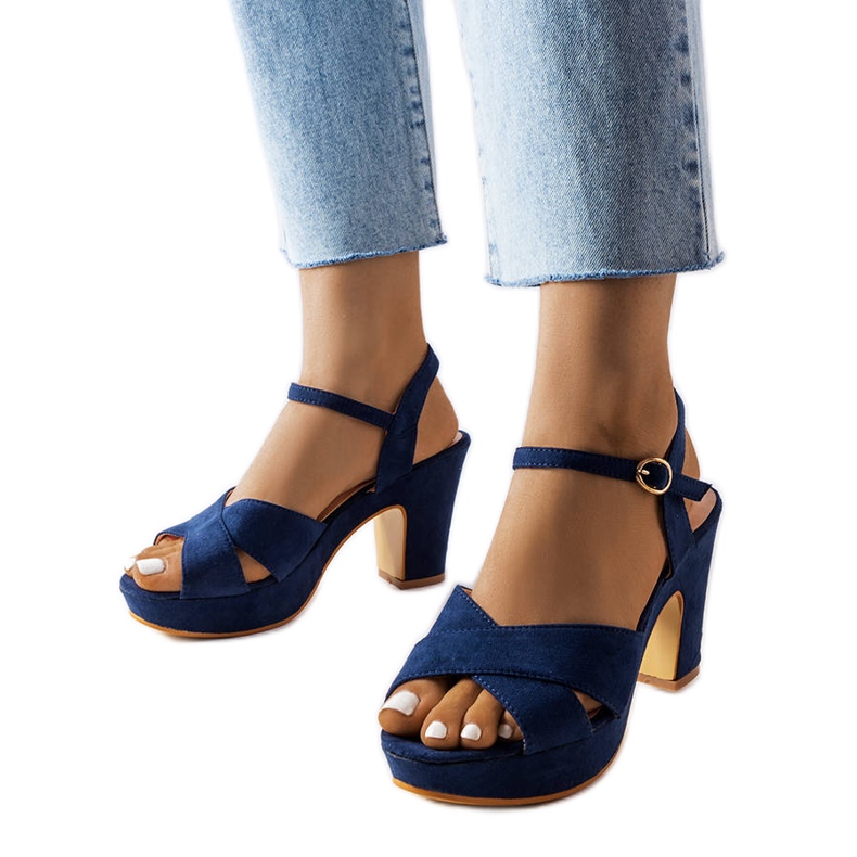 Sandalias de tacón azules de Nile.