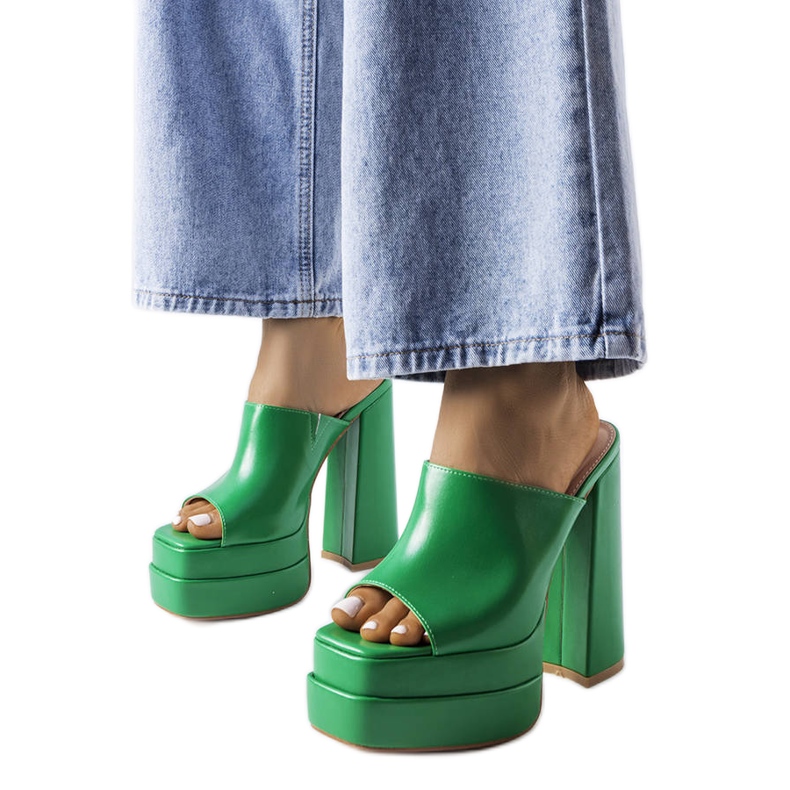 Chanclas verdes de tacón alto de Mertzon Chanclas verdes de tacón alto de Mertzon