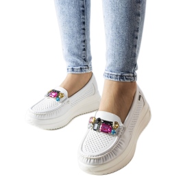 Mocasines blancos con cristales de Gisella Mocasines blancos con cristales de Gisella