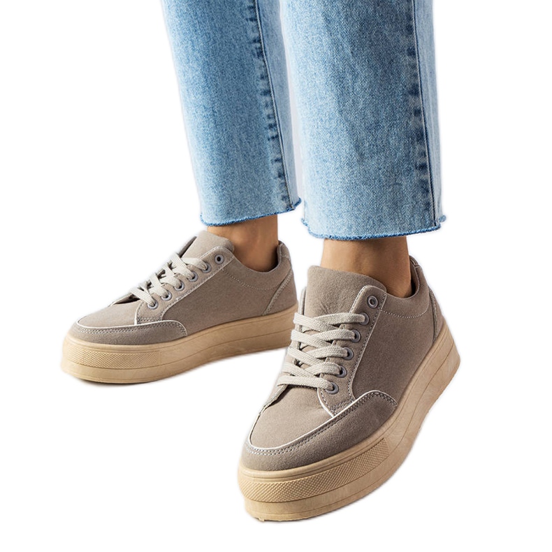 Zapatillas grises con plataforma de Amathymes