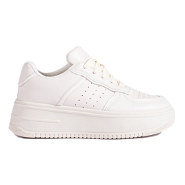 Zapatillas crema en una plataforma alta de Shelovet beige