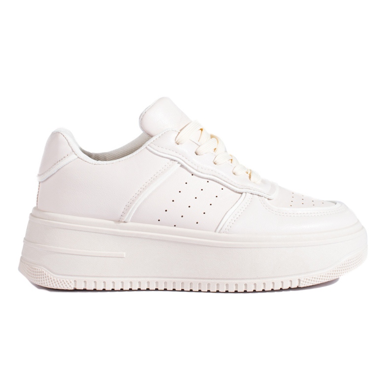 Zapatillas crema en una plataforma alta de Shelovet beige