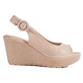 Sandalias cuña ante calado Shelovet beige