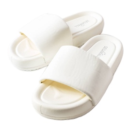 Babuchas blancas con plataforma Franco blanco