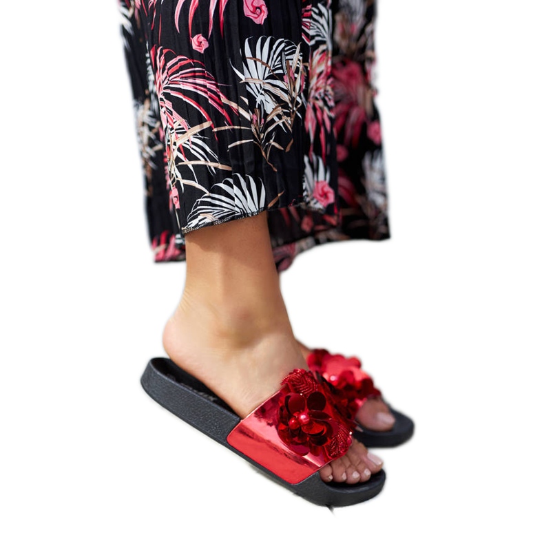 Chanclas rojas con parte superior decorativa de Caggio rojo Chanclas rojas con parte superior decorativa de Caggio rojo