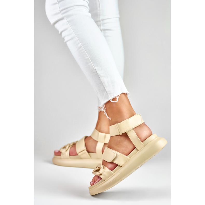 La.Fi Sandalias beige con cadena