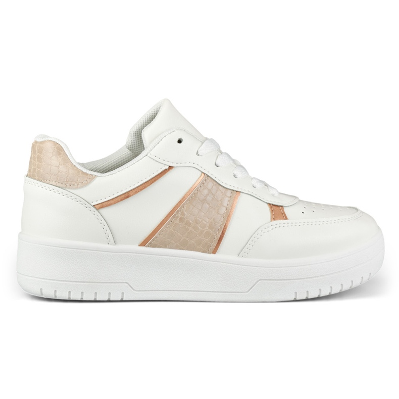 Deportivas blancas con complementos beige. blanco