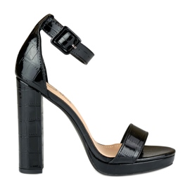 Sandalias tacón lacado negro Sandalias tacón lacado negro