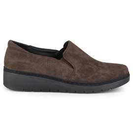 Zapatos marrones de mujer cómodos ante marrón