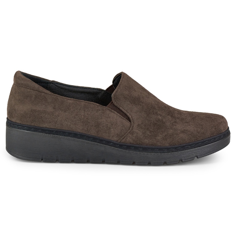 Zapatos marrones de mujer cómodos ante marrón