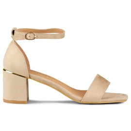 Sandalias beige de tacón bajo con detalle dorado Sandalias beige de tacón bajo con detalle dorado