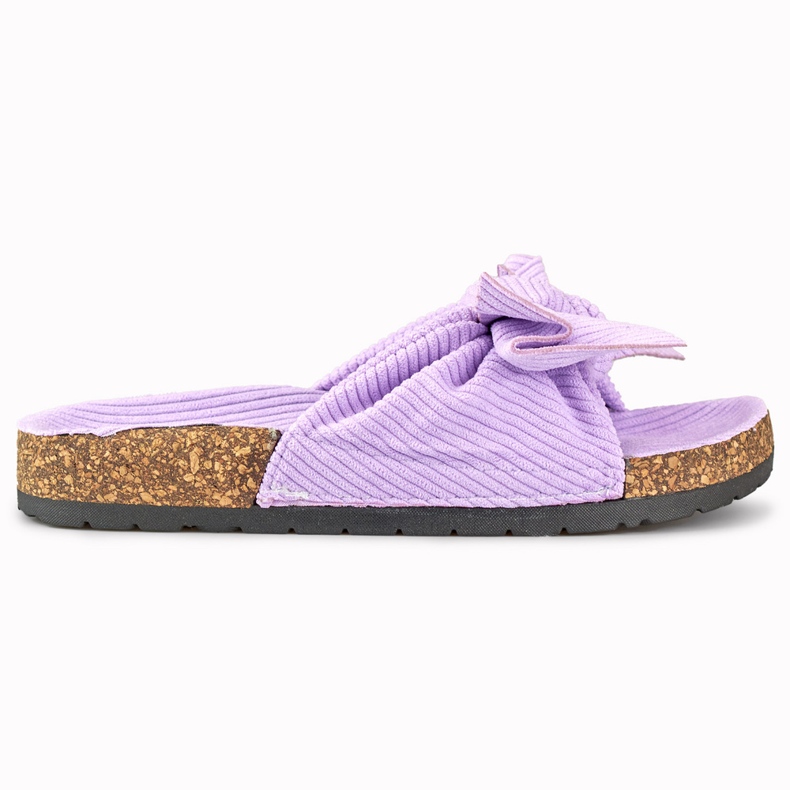 Clásicas zapatillas de casa de mujer ante morado con lazo violeta