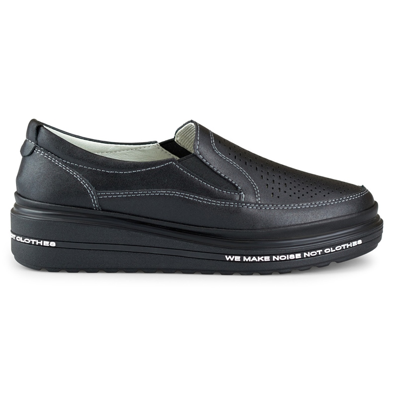 Zapatos calados de mujer fabricados en piel natural negro