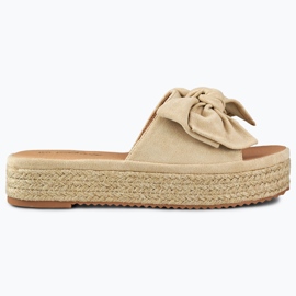 Alpargatas beige con lazo
