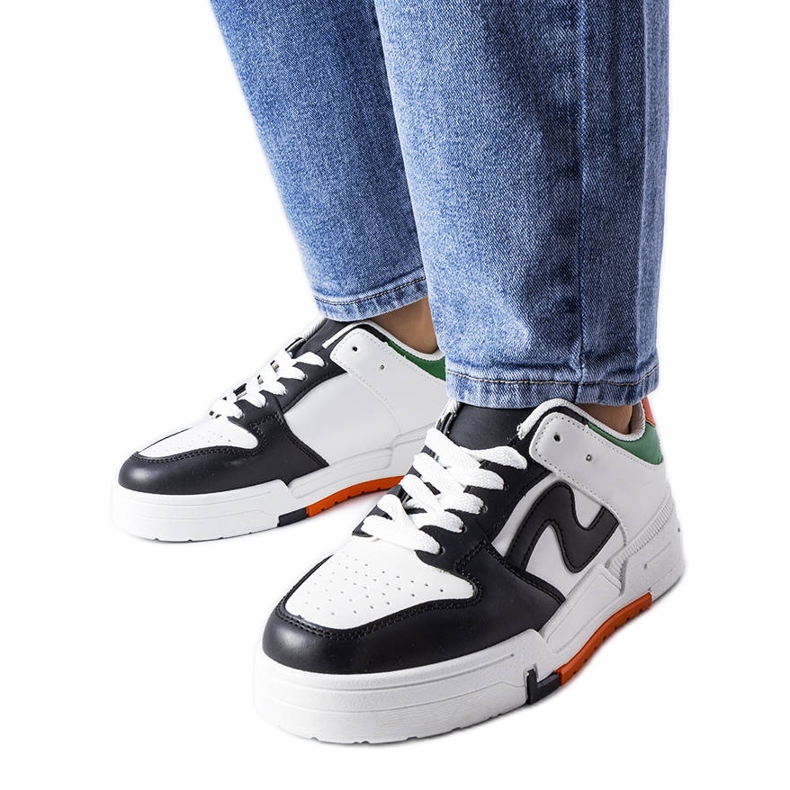 Botas en blanco y negro con suela más gruesa de Harter