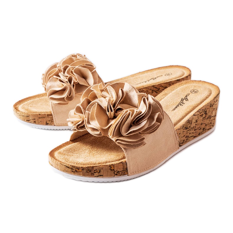 Sandalias beige con cuña de Estella Sandalias beige con cuña de Estella